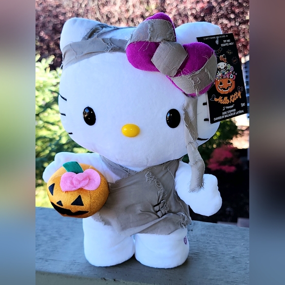 Hello Kitty Mummy Musical Door Greeter Side Stepper Sanrio - Picture 4 of 4